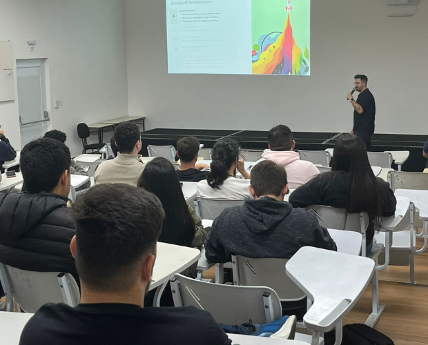 Edio do ConvidaSI trata sobre Marketing, Produto e Crescimento na Univs